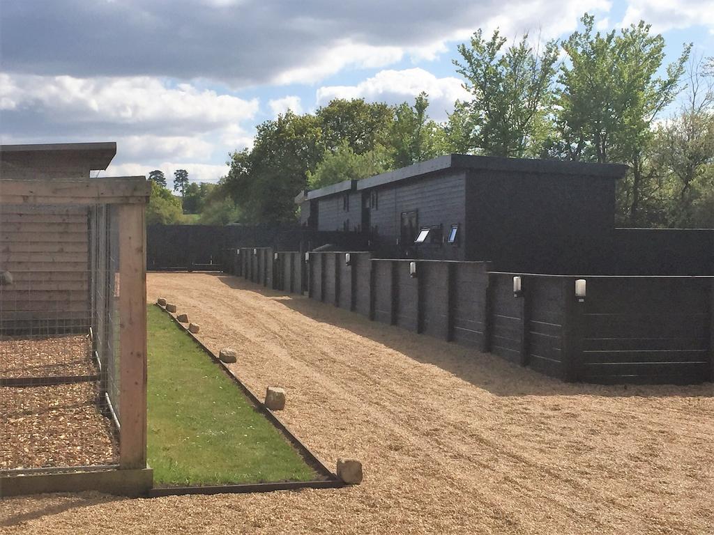 Willow Court Farm South & Petting Farm, 8 Mins From Legoland & Windsor, 15 Mins From Lapland Uk Windsor
