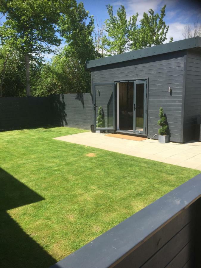 Willow Court Farm South & Petting Farm, 8 Mins From Legoland & Windsor, 15 Mins From Lapland Uk Windsor